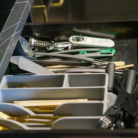 Lam Black - Ac - Balcony *