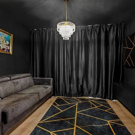 Lam Black - Ac - Balcony