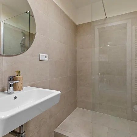 Lam Black - Ac - Balcony Apartament